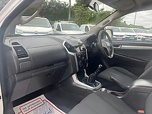 Used 2014 Isuzu D-Max Eiger White - Interior and Exterior details 16