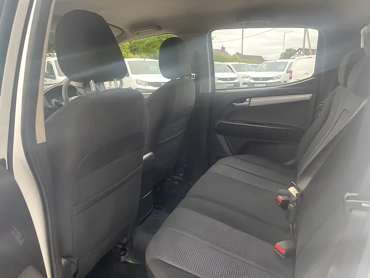 Used 2014 Isuzu D-Max Eiger White - Interior and Exterior details 17
