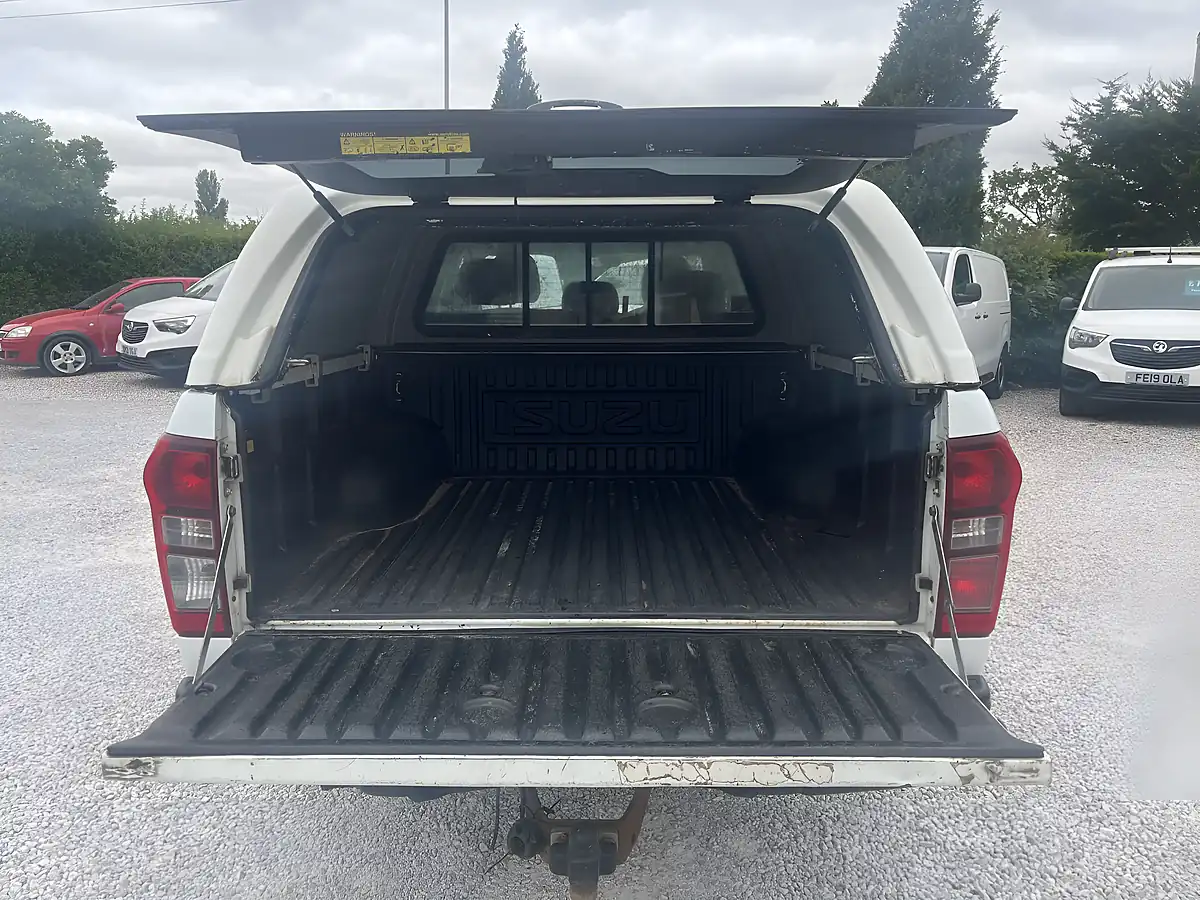 Used 2014 Isuzu D-Max Eiger White - Interior and Exterior details 18