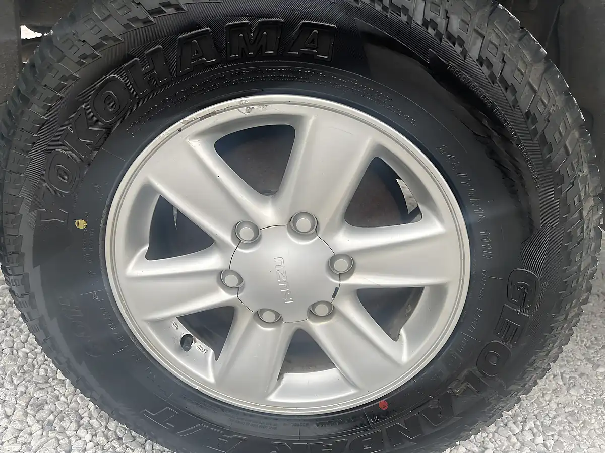 Used 2014 Isuzu D-Max Eiger White - Interior and Exterior details 19