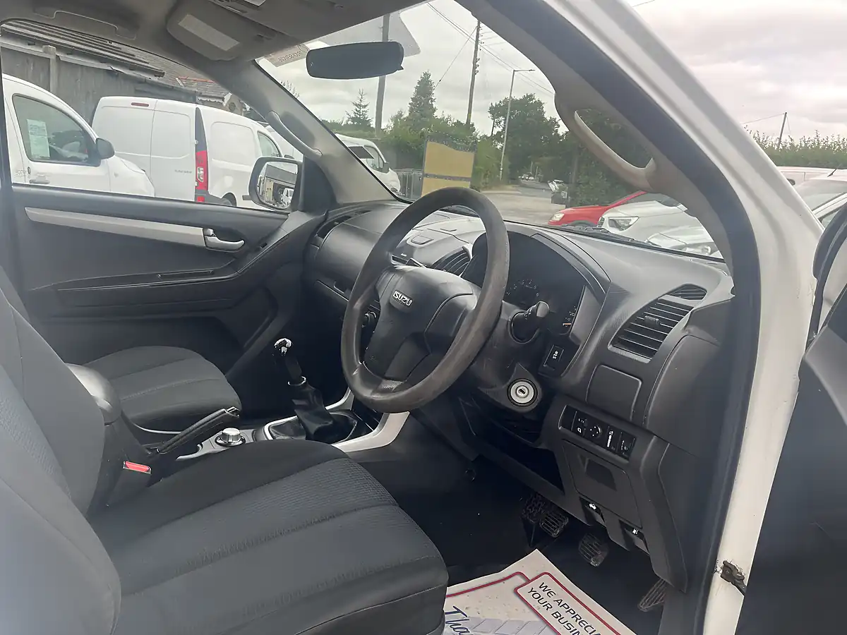 Used 2014 Isuzu D-Max Eiger White - Interior and Exterior details 3