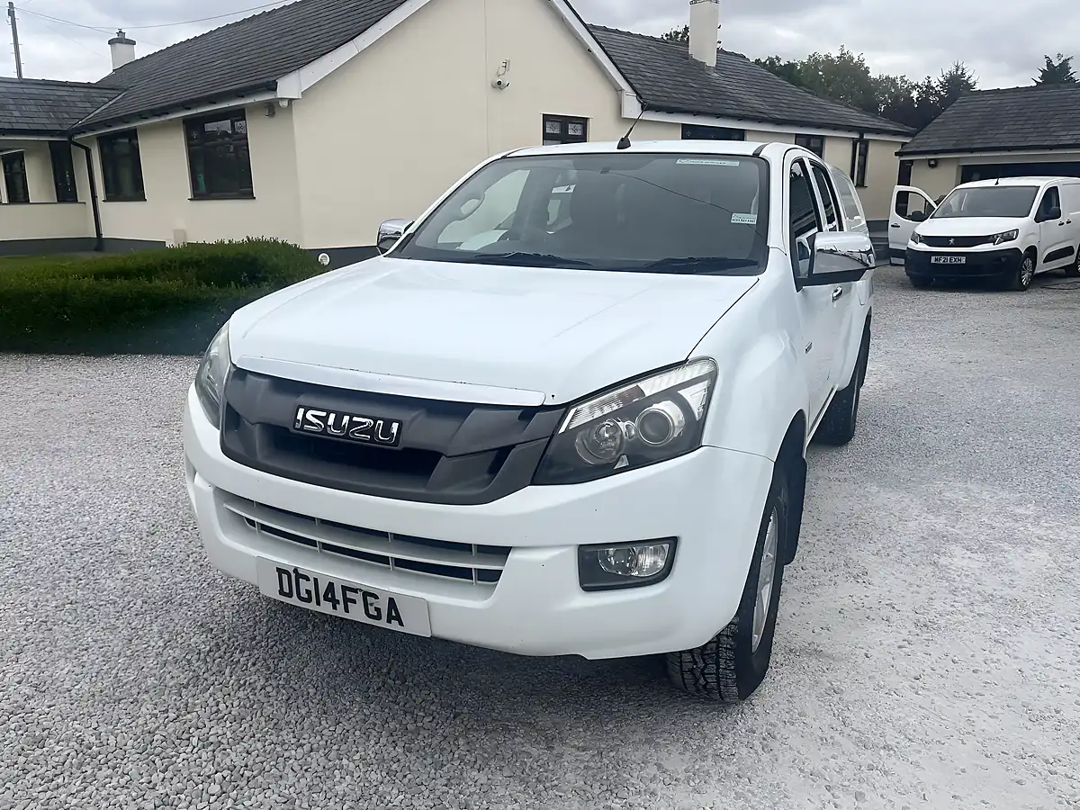 Used 2014 Isuzu D-Max Eiger White - Interior and Exterior details 5