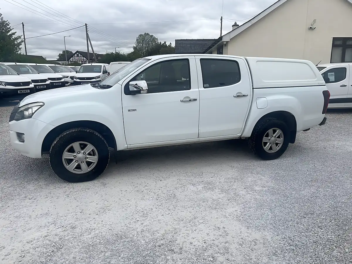 Used 2014 Isuzu D-Max Eiger White - Interior and Exterior details 8