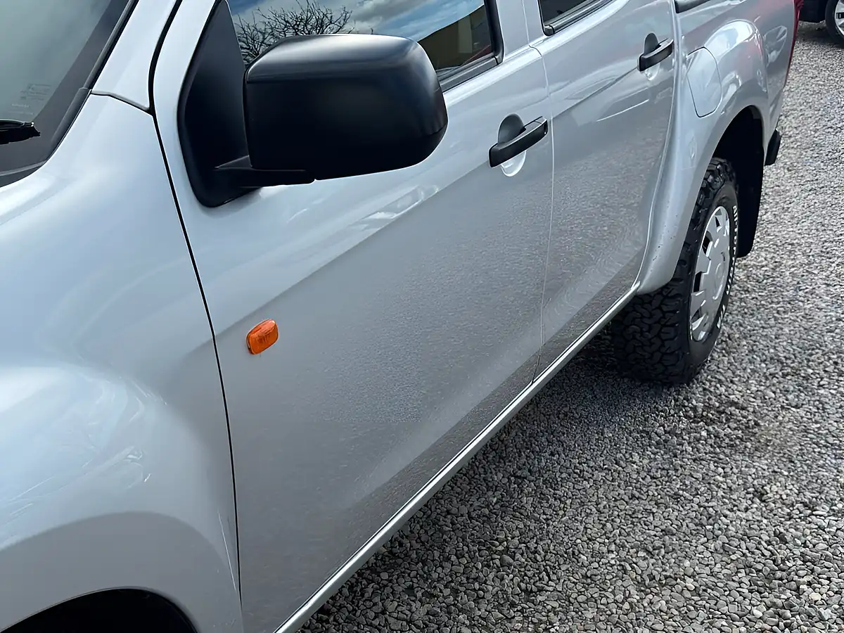 Used 2014 Isuzu D-Max Pickup Silver - Interior and Exterior details 11