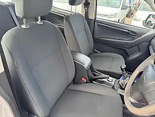 Used 2014 Isuzu D-Max Pickup Silver - Interior and Exterior details 17