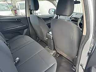Used 2014 Isuzu D-Max Pickup Silver - Interior and Exterior details 18