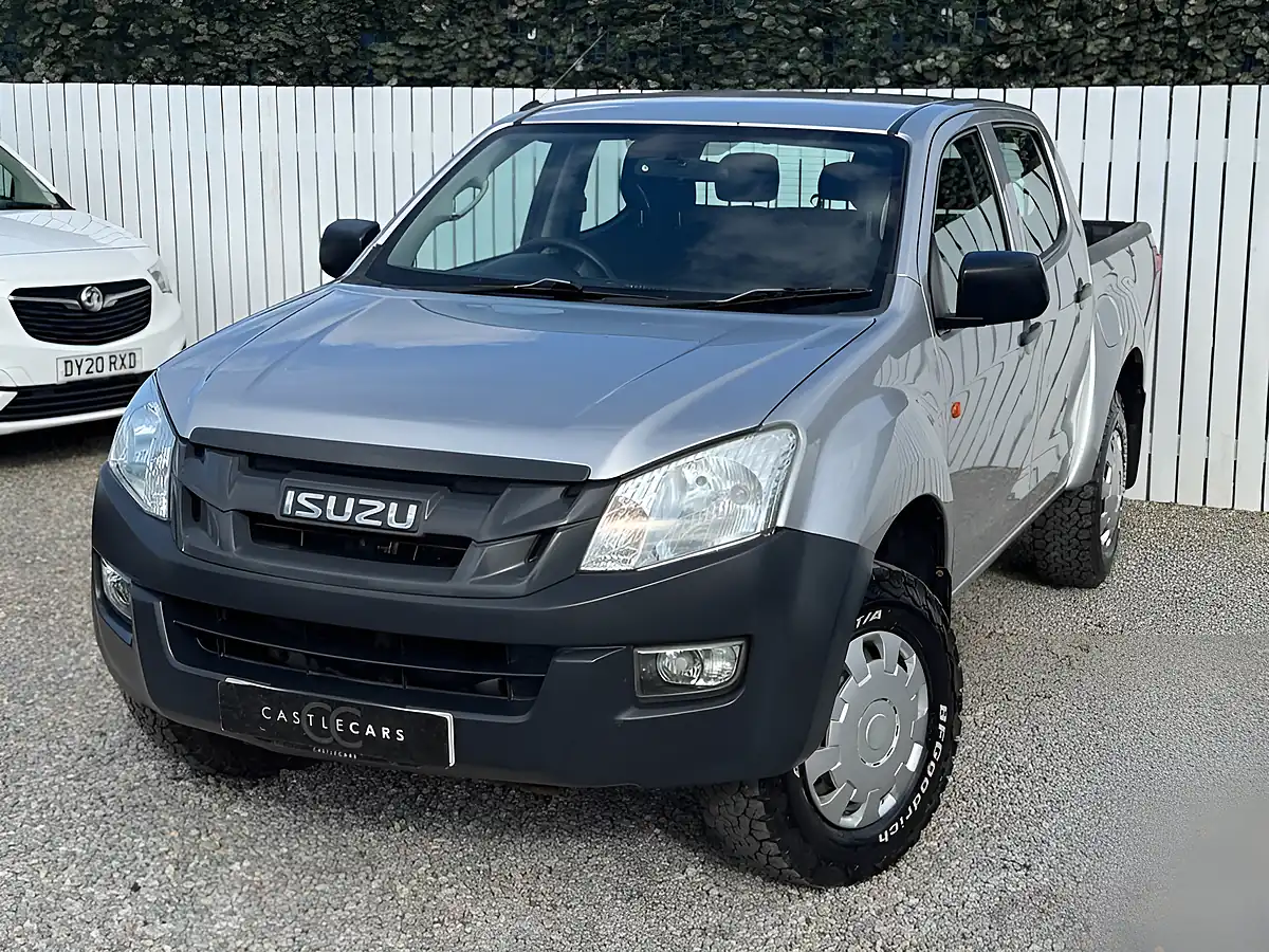 Used 2014 Isuzu D-Max Pickup Silver - Interior and Exterior details 2