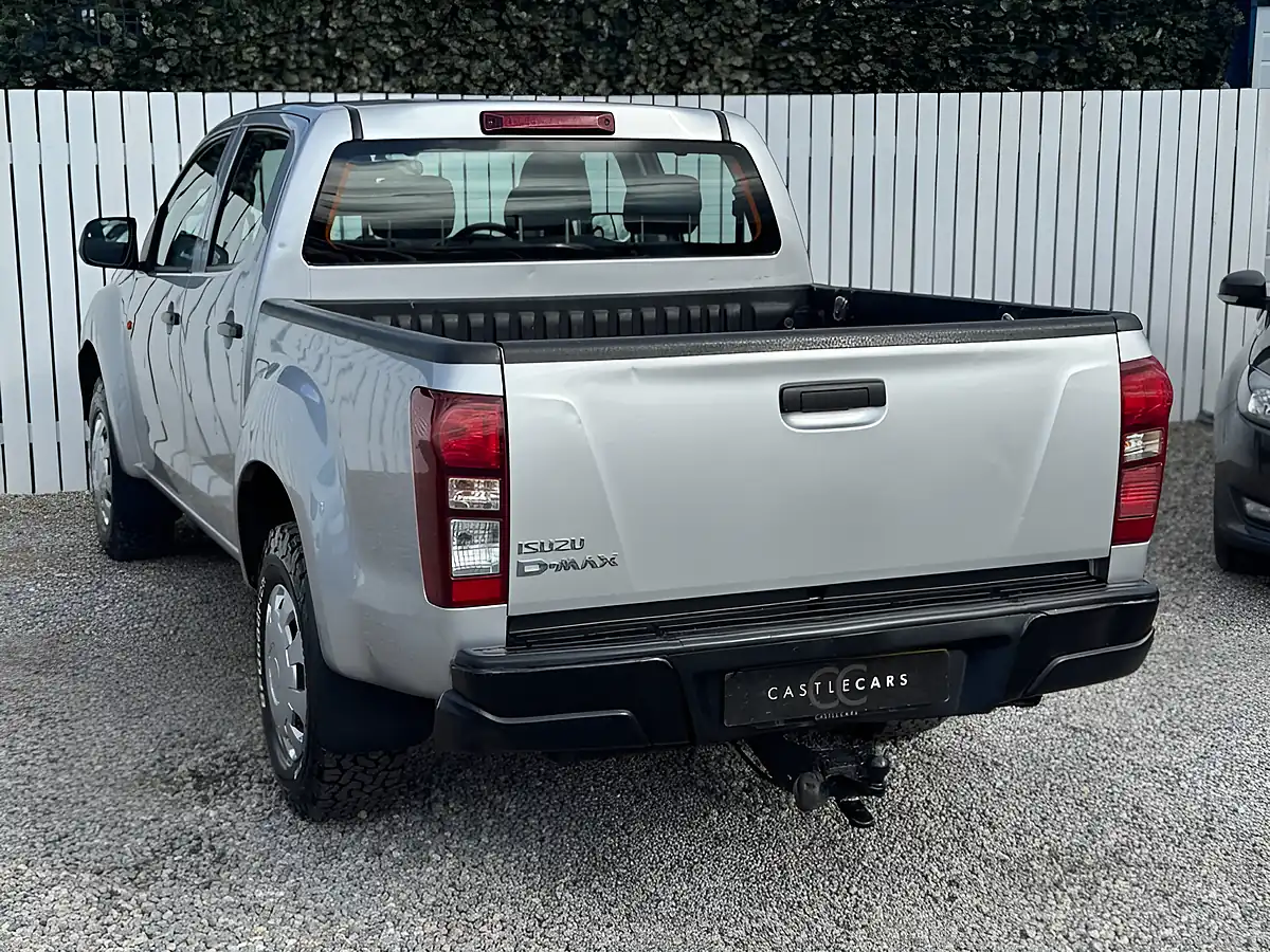 Used 2014 Isuzu D-Max Pickup Silver - Interior and Exterior details 4
