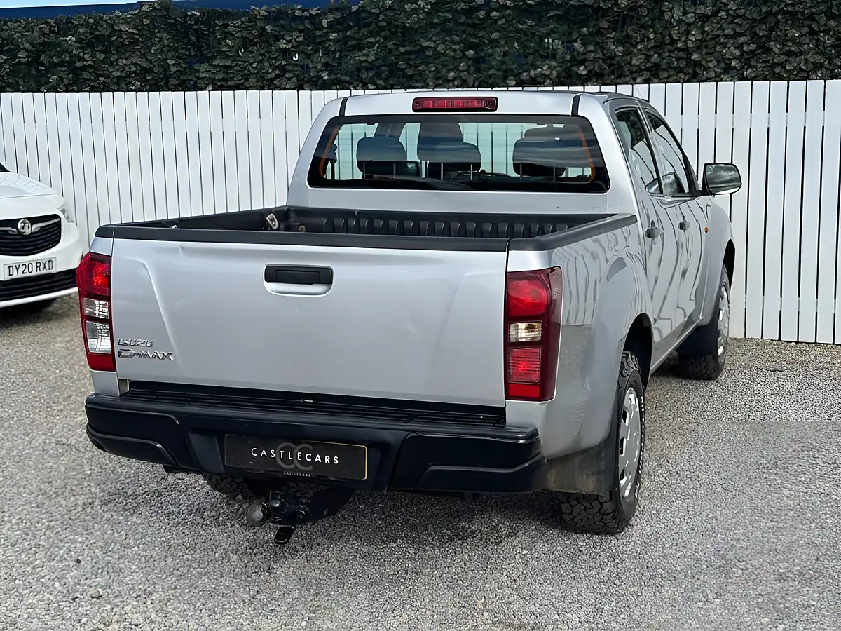 Used 2014 Isuzu D-Max Pickup Silver - Interior and Exterior details 5