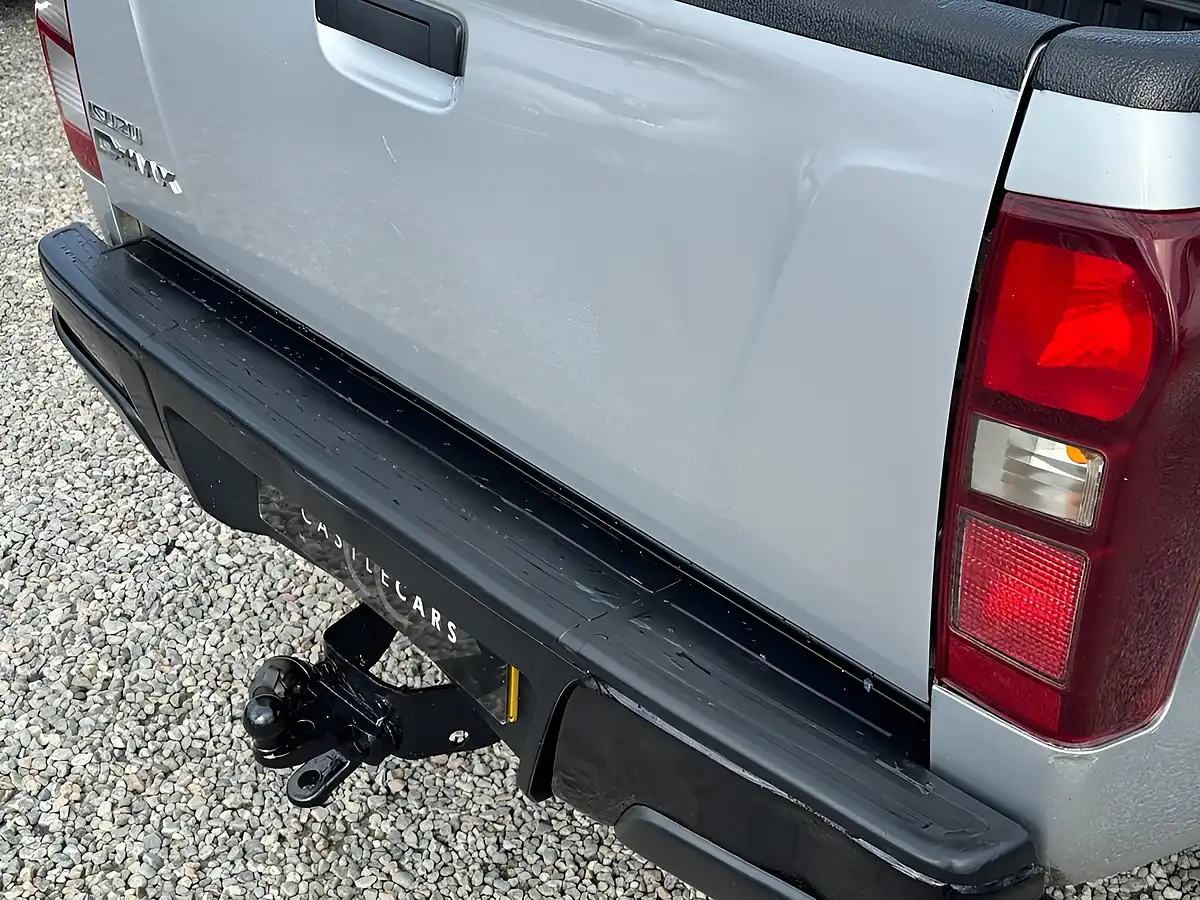 Used 2014 Isuzu D-Max Pickup Silver - Interior and Exterior details 7