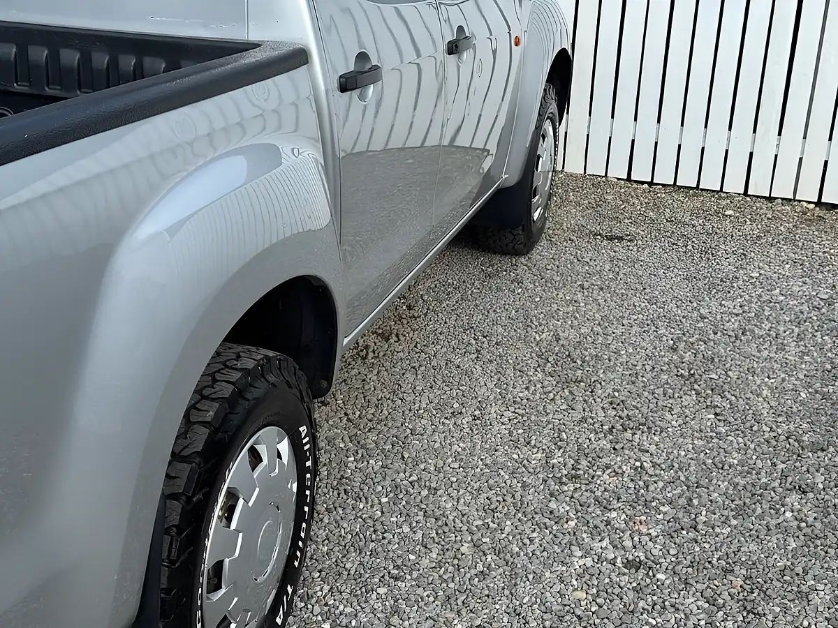 Used 2014 Isuzu D-Max Pickup Silver - Interior and Exterior details 8