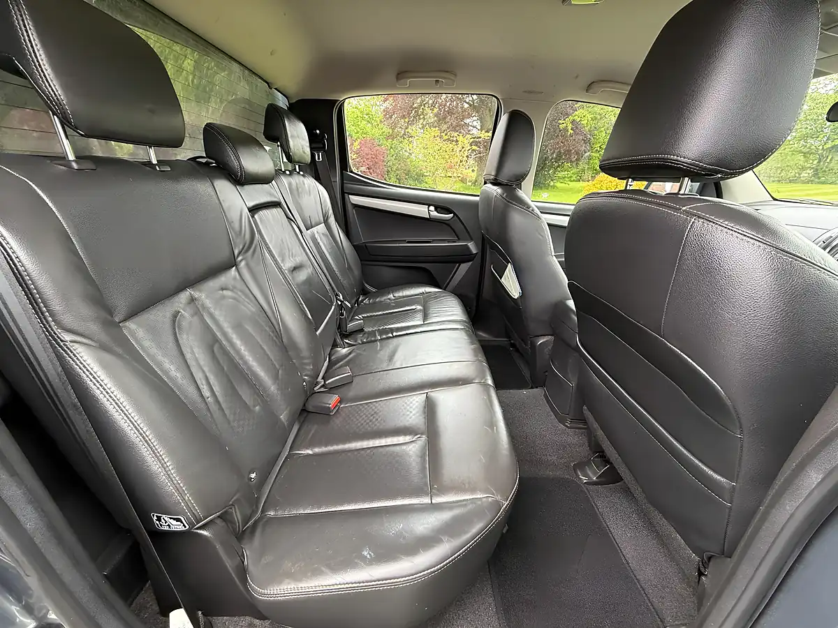Used 2014 Isuzu D-Max Utah Grey - Interior and Exterior details 12