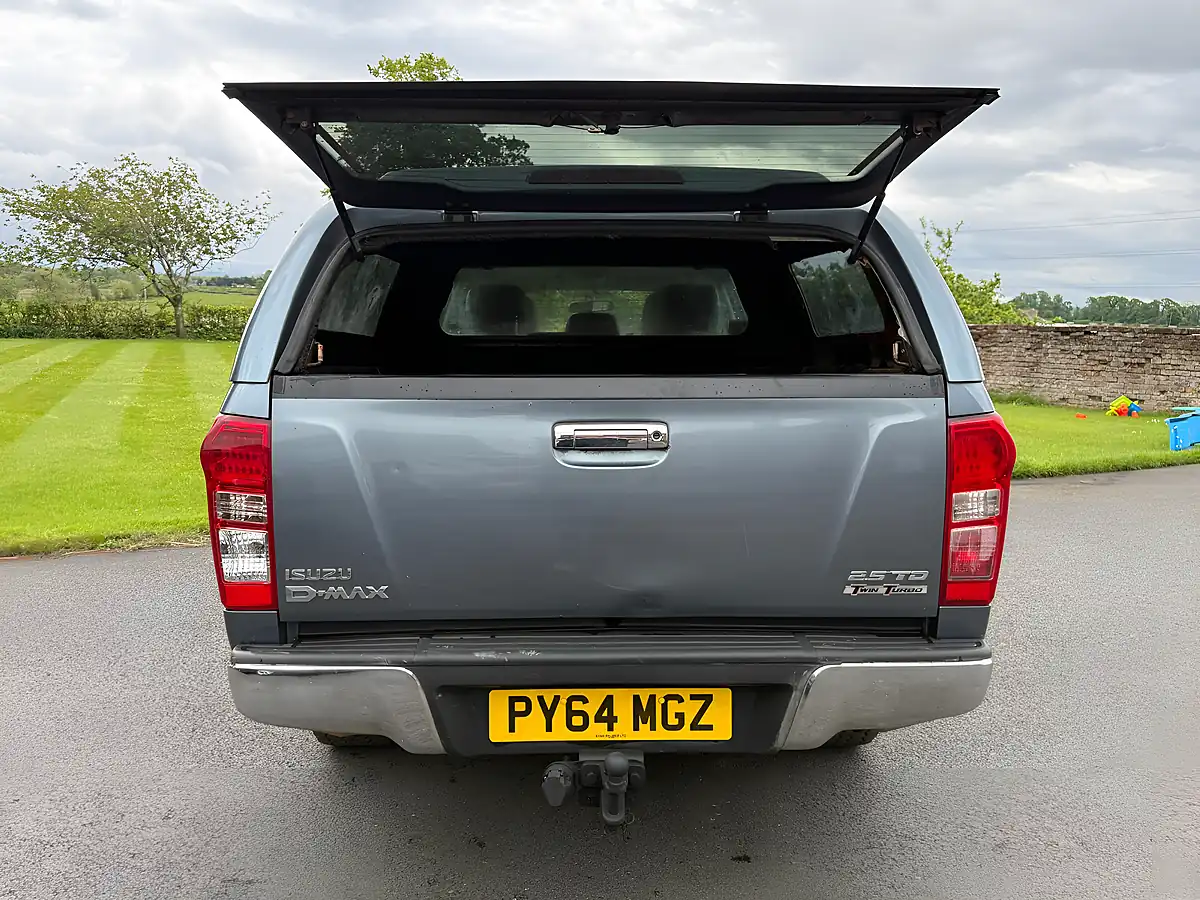Used 2014 Isuzu D-Max Utah Grey - Interior and Exterior details 17