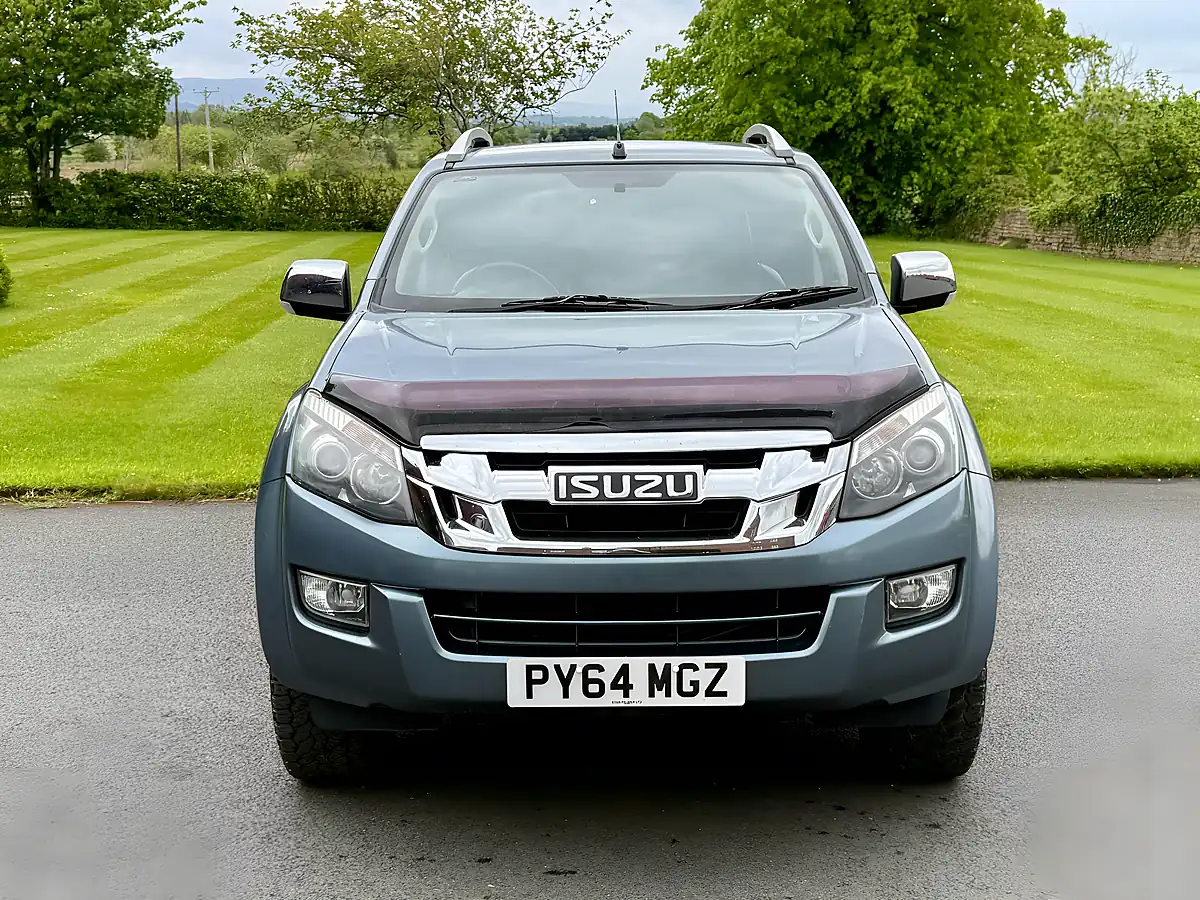 Used 2014 Isuzu D-Max Utah Grey - Interior and Exterior details 3