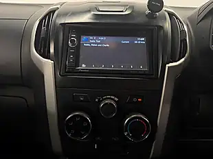 Used 2014 Isuzu D-Max Yukon Blue - Interior and Exterior details 10