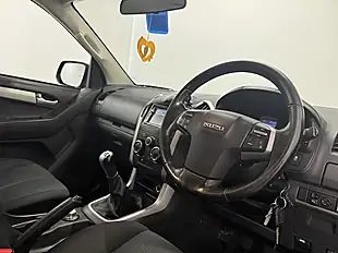 Used 2014 Isuzu D-Max Yukon Blue - Interior and Exterior details 12