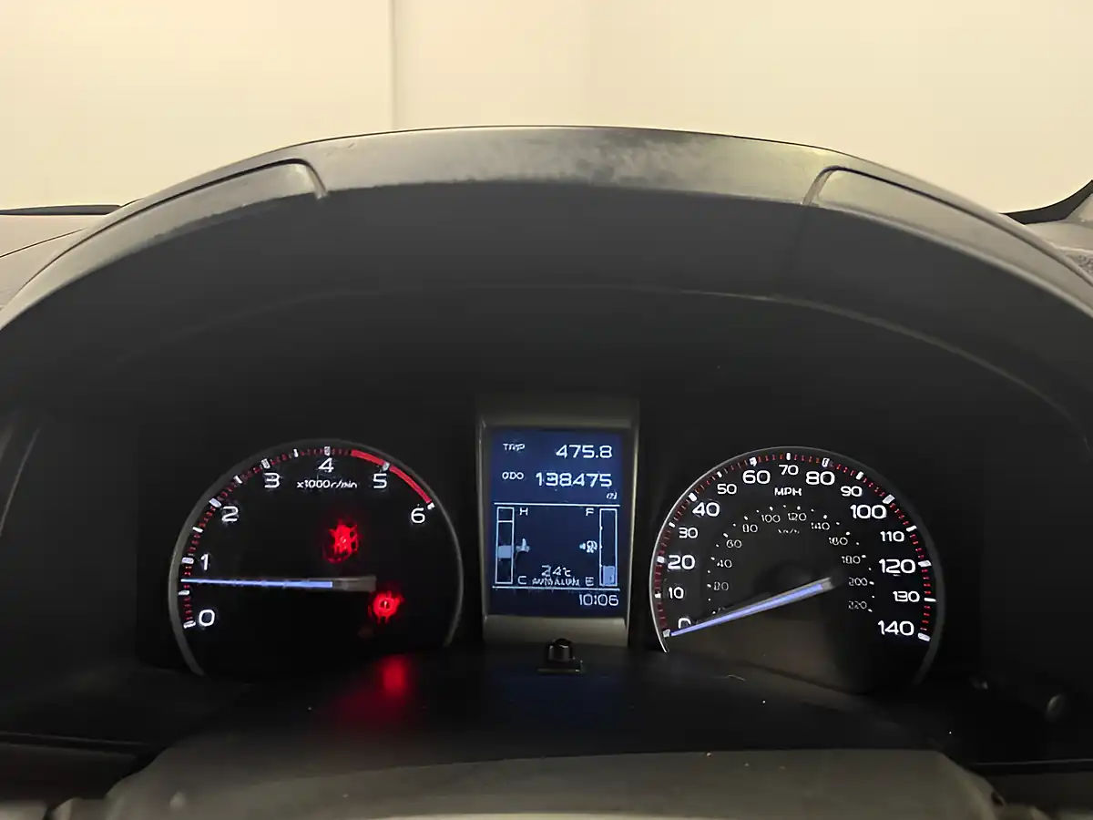 Used 2014 Isuzu D-Max Yukon Blue - Interior and Exterior details 16