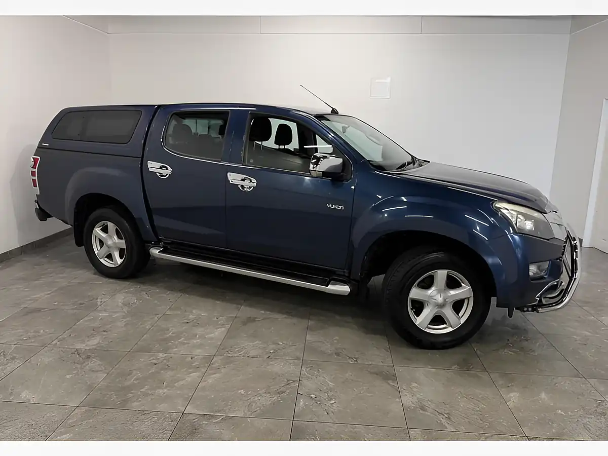 Used 2014 Isuzu D-Max Yukon Blue - Interior and Exterior details 2