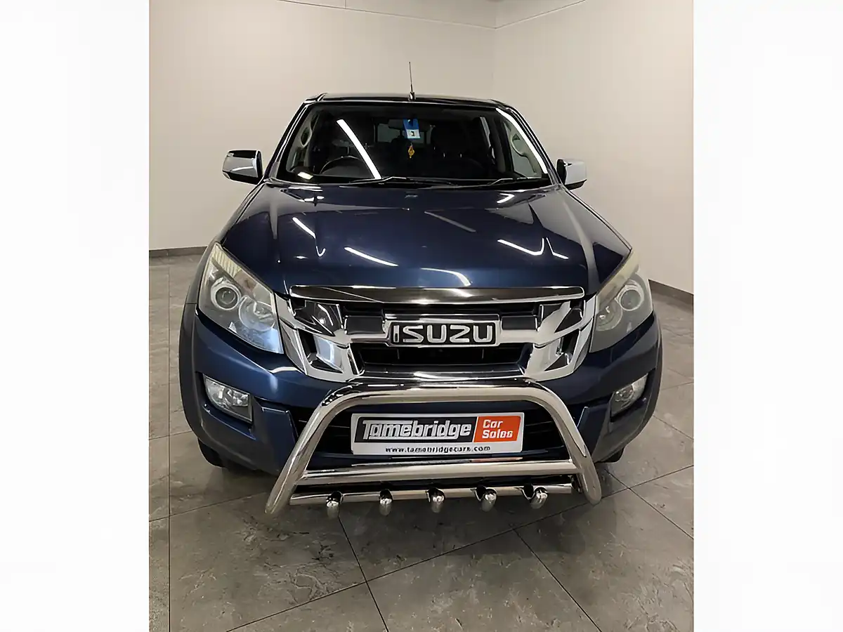 Used 2014 Isuzu D-Max Yukon Blue - Interior and Exterior details 3