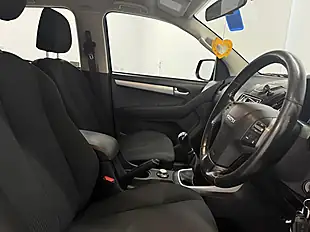 Used 2014 Isuzu D-Max Yukon Blue - Interior and Exterior details 9