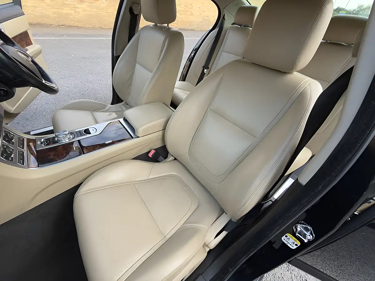 Used 2014 Jaguar Xf Luxury Black - Interior and Exterior details 11