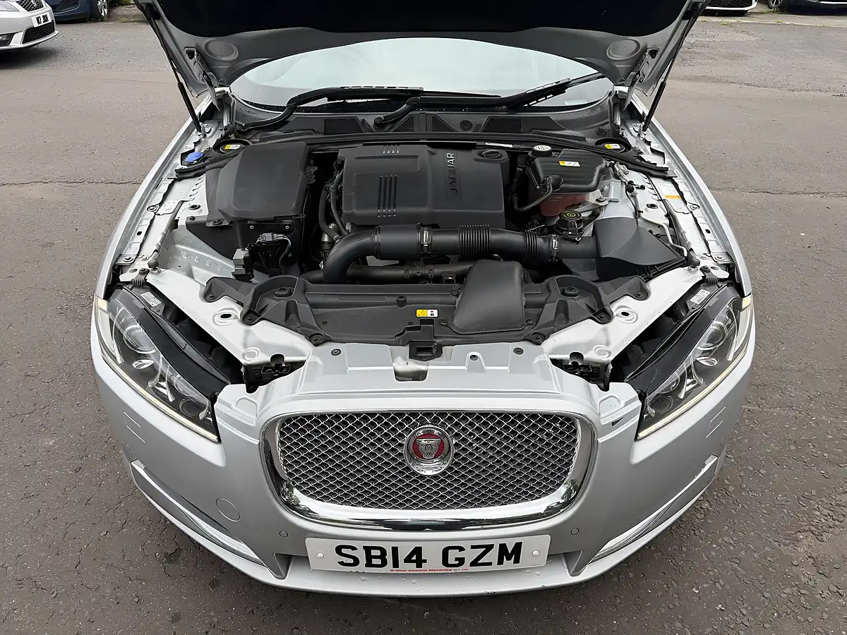 Used 2014 Jaguar Xf Luxury Silver - Interior and Exterior details 16