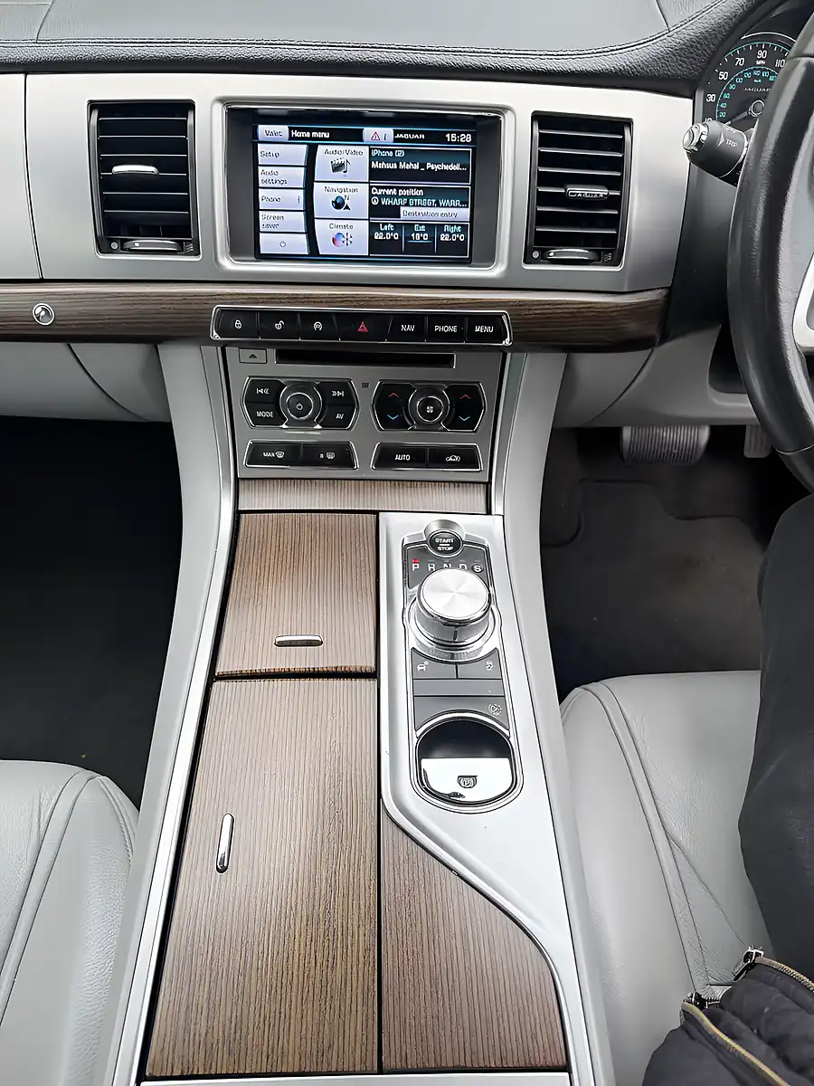 Used 2014 Jaguar Xf Luxury Silver - Interior and Exterior details 7