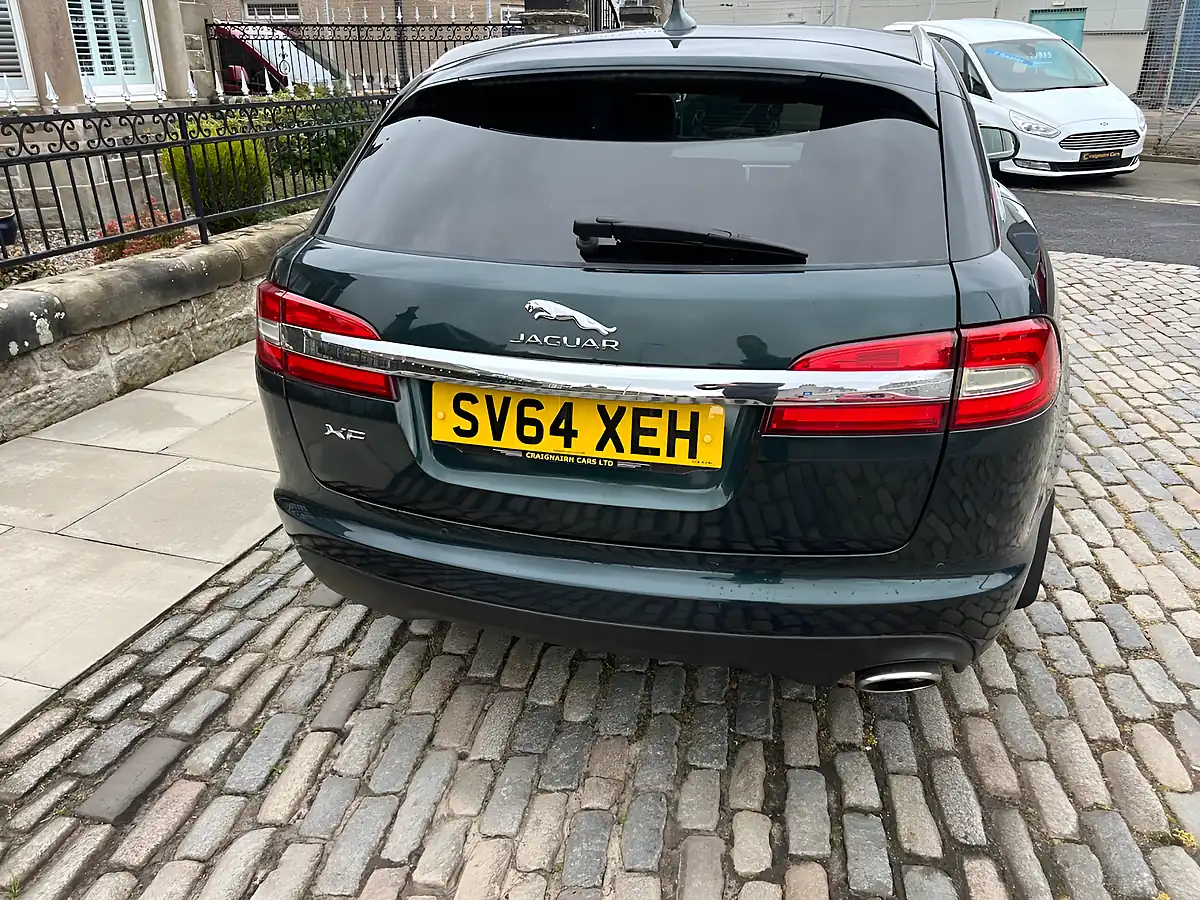 Used 2014 Jaguar Xf Luxury Sportbrake British Racing Green - Interior and Exterior details 12