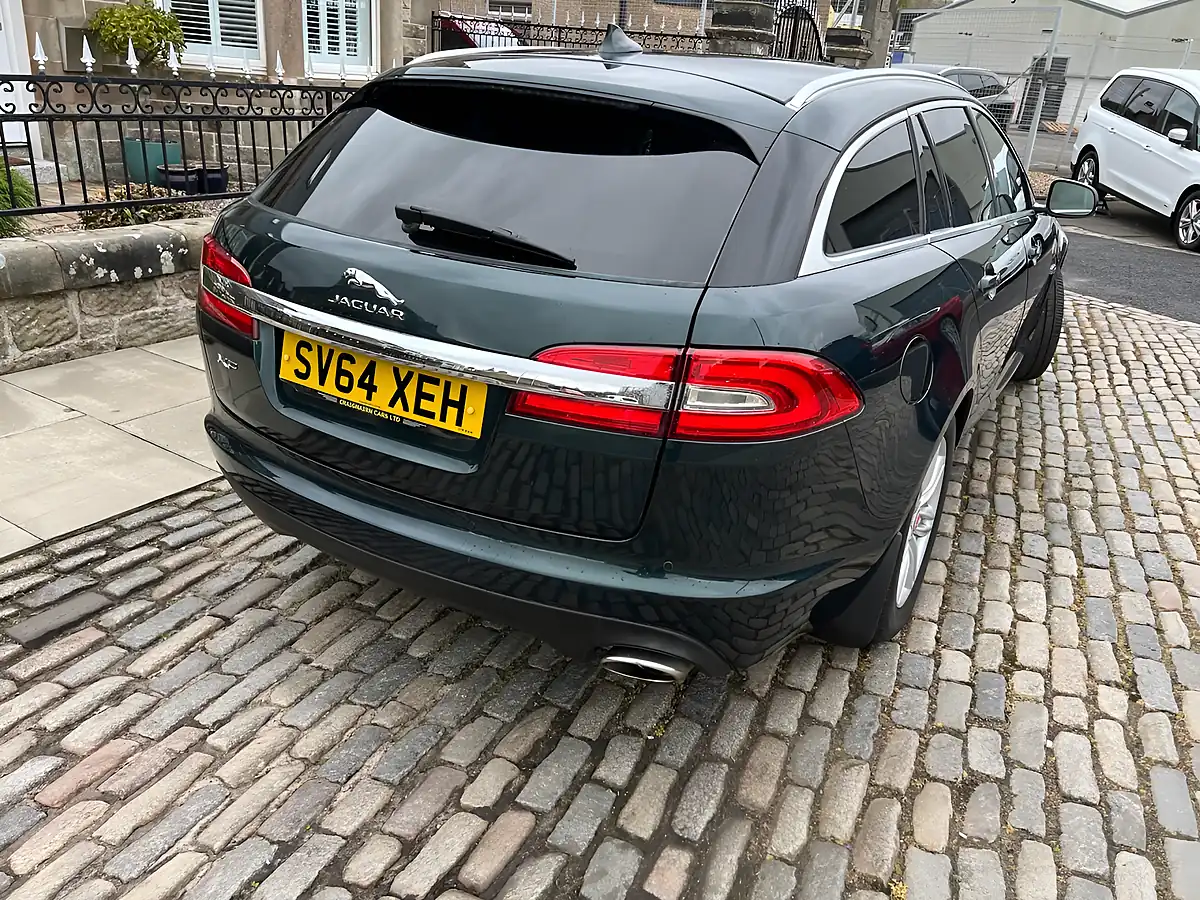 Used 2014 Jaguar Xf Luxury Sportbrake British Racing Green - Interior and Exterior details 13