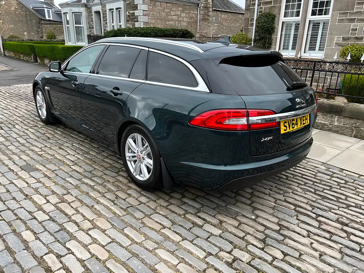 Used 2014 Jaguar Xf Luxury Sportbrake British Racing Green - Interior and Exterior details 4