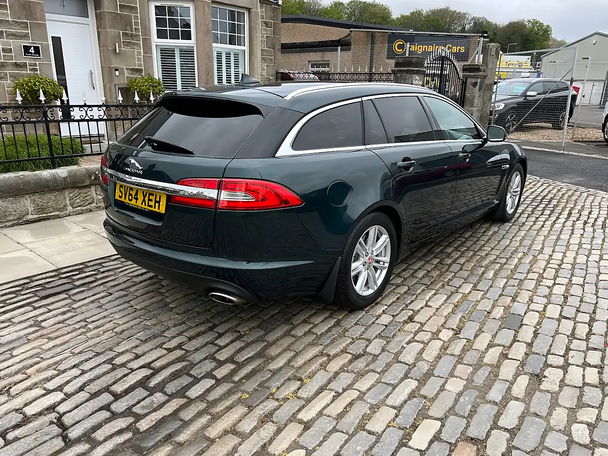 Used 2014 Jaguar Xf Luxury Sportbrake British Racing Green - Interior and Exterior details 5