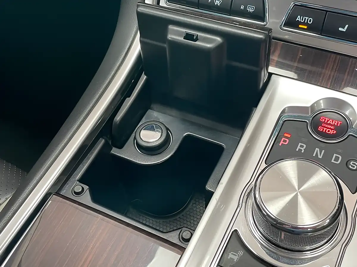 Used 2014 Jaguar Xf Portfolio Black - Interior and Exterior details 20