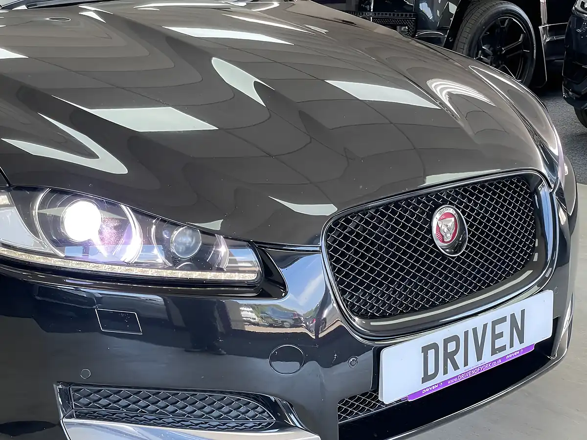 Used 2014 Jaguar Xf Portfolio Black - Interior and Exterior details 3