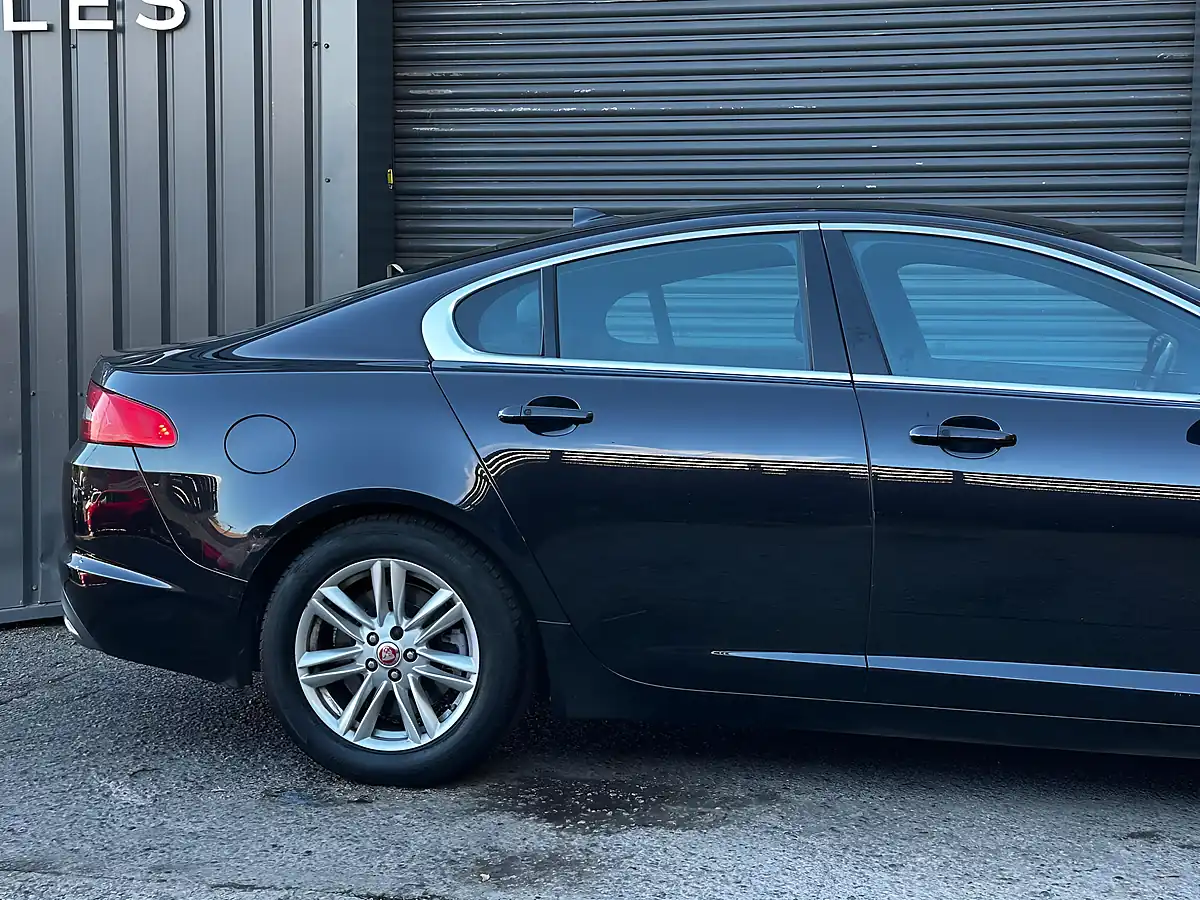 Used 2014 Jaguar Xf Portfolio Black - Interior and Exterior details 10