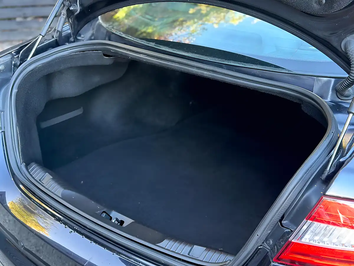 Used 2014 Jaguar Xf Portfolio Black - Interior and Exterior details 13