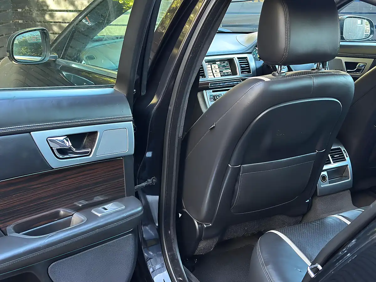 Used 2014 Jaguar Xf Portfolio Black - Interior and Exterior details 16