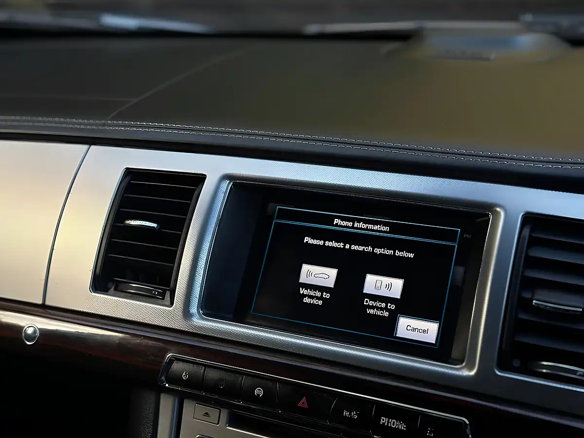 Used 2014 Jaguar Xf Portfolio Black - Interior and Exterior details 18