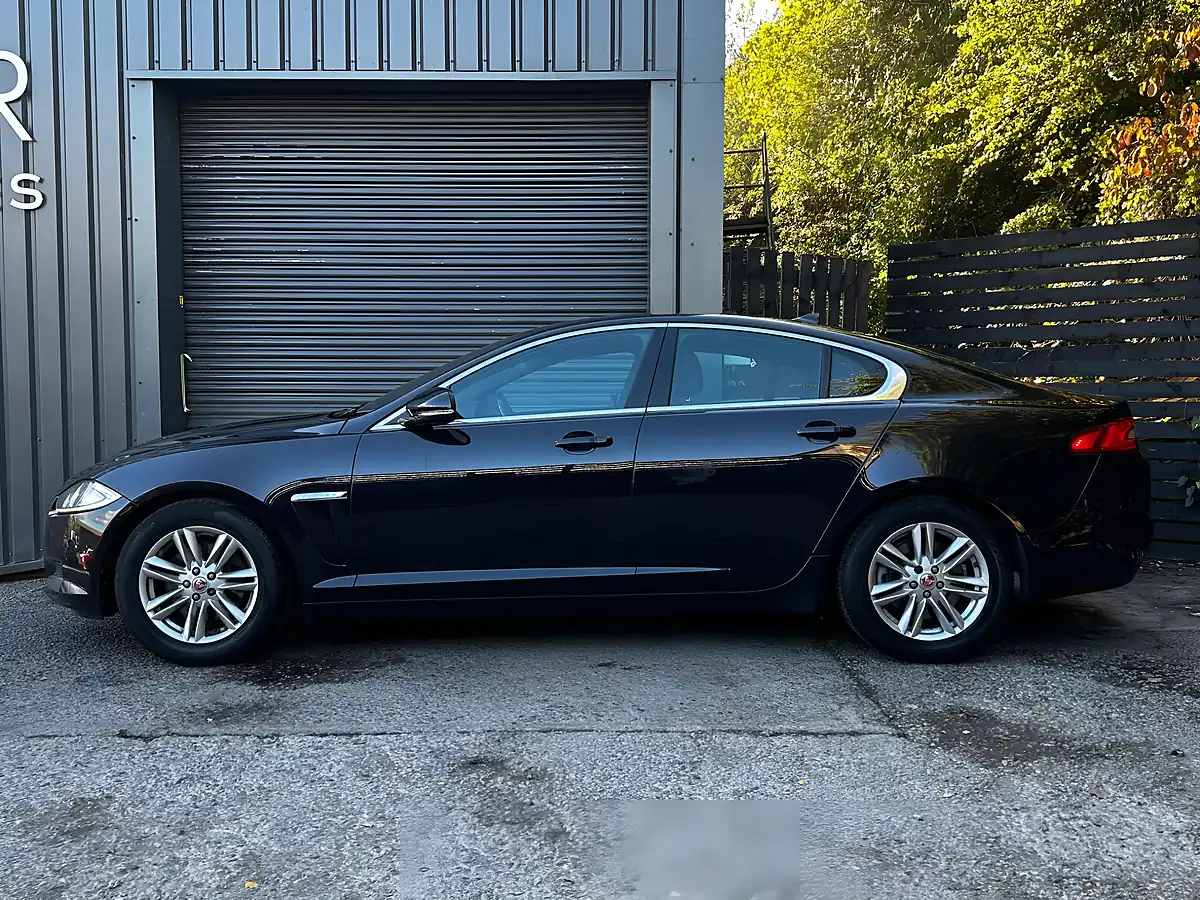 Used 2014 Jaguar Xf Portfolio Black - Interior and Exterior details 5