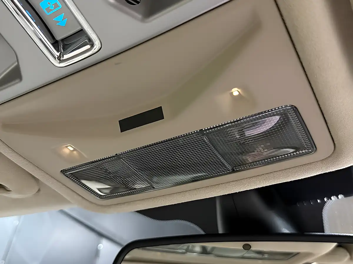 Used 2014 Jaguar Xf Portfolio Grey - Interior and Exterior details 16