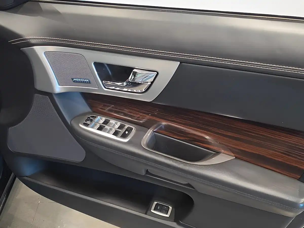 Used 2014 Jaguar Xf Portfolio Grey - Interior and Exterior details 14