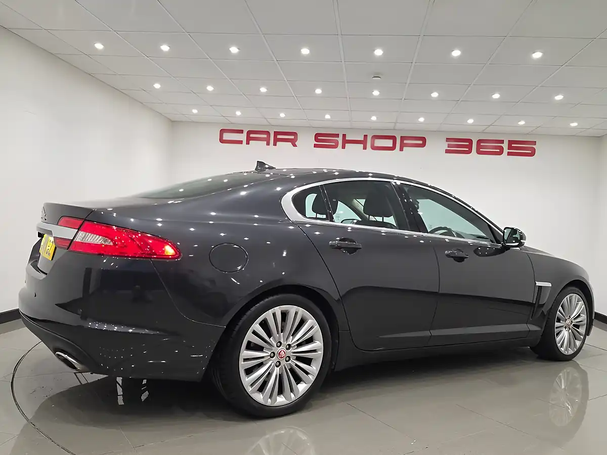 Used 2014 Jaguar Xf Portfolio Grey - Interior and Exterior details 8