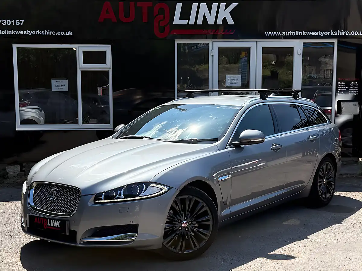 Used 2014 Jaguar Xf Portfolio Sportbrake Grey - Front View