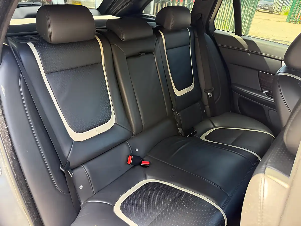 Used 2014 Jaguar Xf Portfolio Sportbrake Grey - Interior and Exterior details 11
