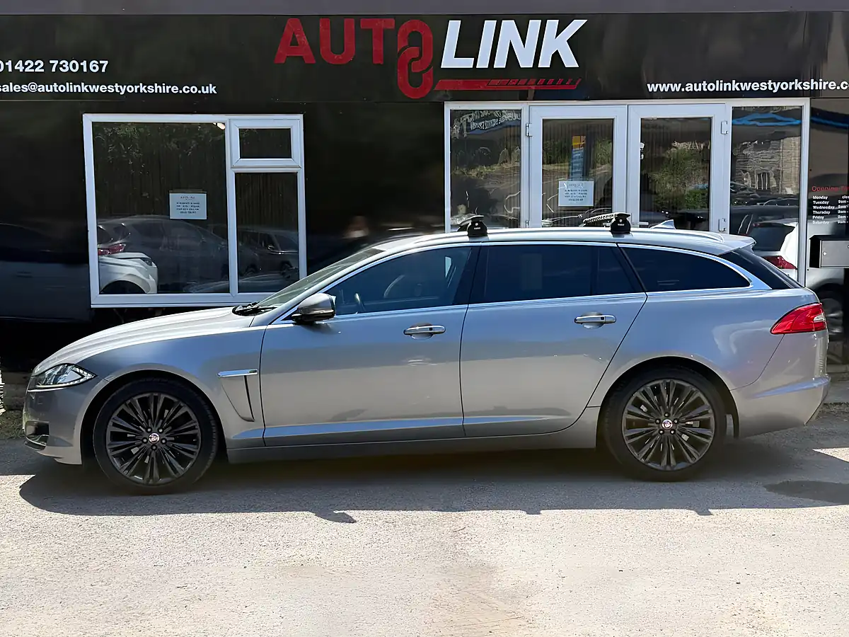 Used 2014 Jaguar Xf Portfolio Sportbrake Grey - Interior and Exterior details 3