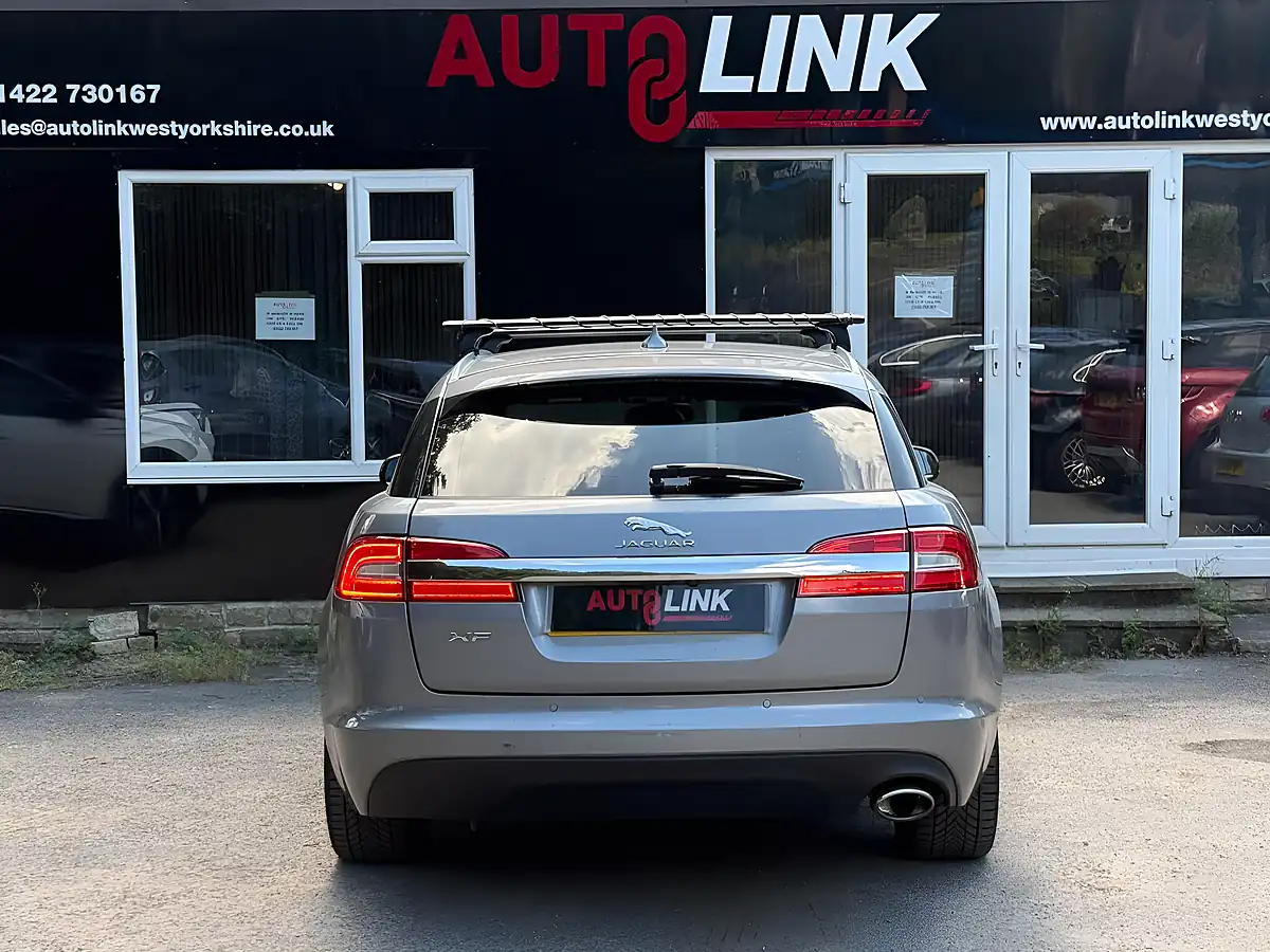 Used 2014 Jaguar Xf Portfolio Sportbrake Grey - Interior and Exterior details 4