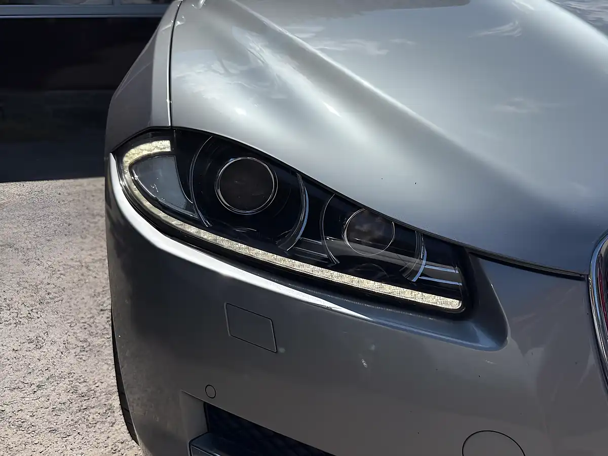 Used 2014 Jaguar Xf Portfolio Sportbrake Grey - Interior and Exterior details 7
