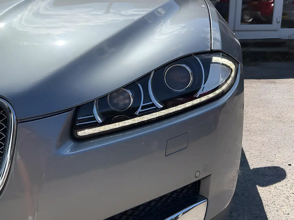 Used 2014 Jaguar Xf Portfolio Sportbrake Grey - Interior and Exterior details 8