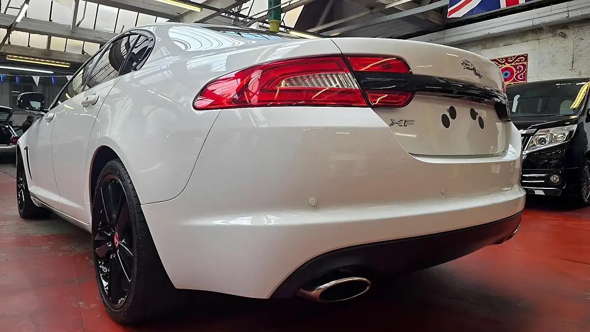 Used 2014 Jaguar Xf Portfolio White - Interior and Exterior details 15
