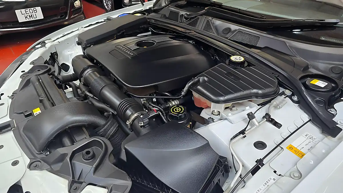 Used 2014 Jaguar Xf Portfolio White - Interior and Exterior details 20