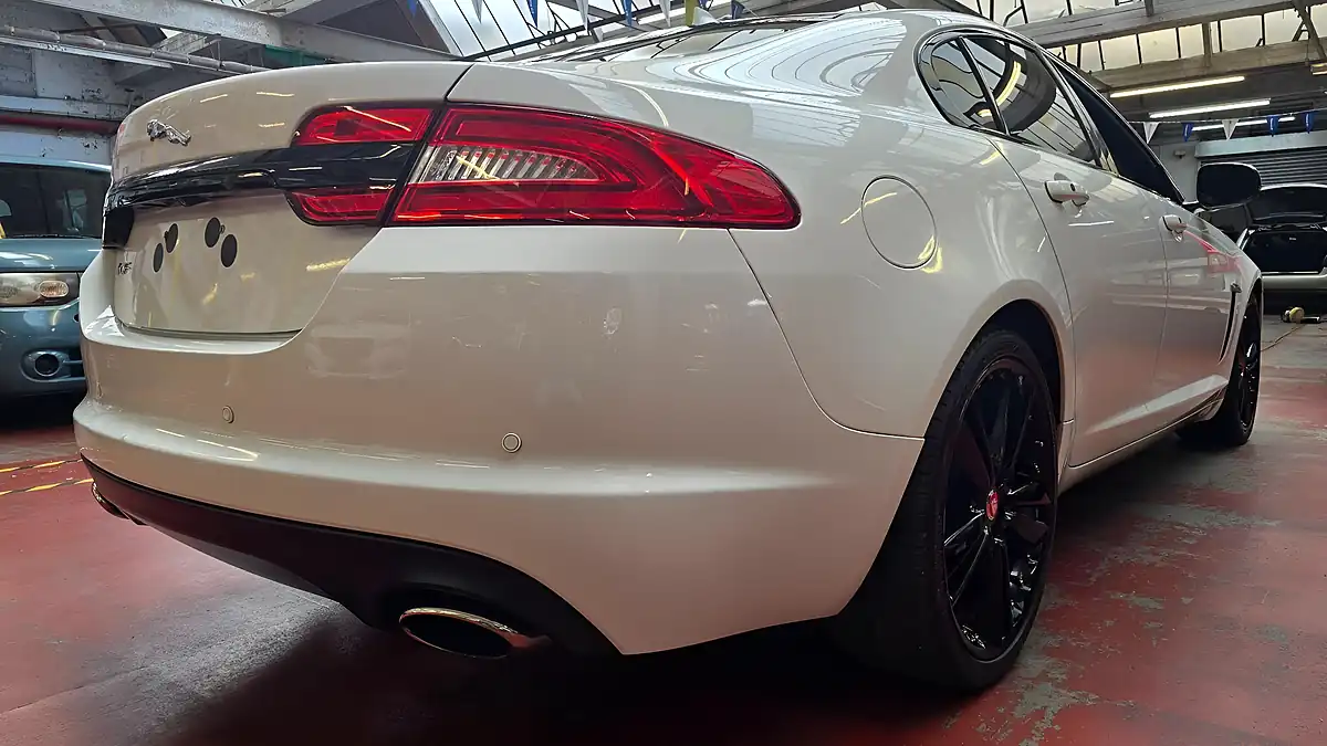 Used 2014 Jaguar Xf Portfolio White - Interior and Exterior details 3